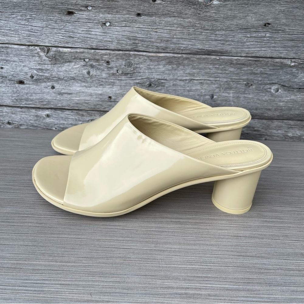 Bottega Veneta Atomic Leather Cylinder-Heel Mules - Picture 4 of 15